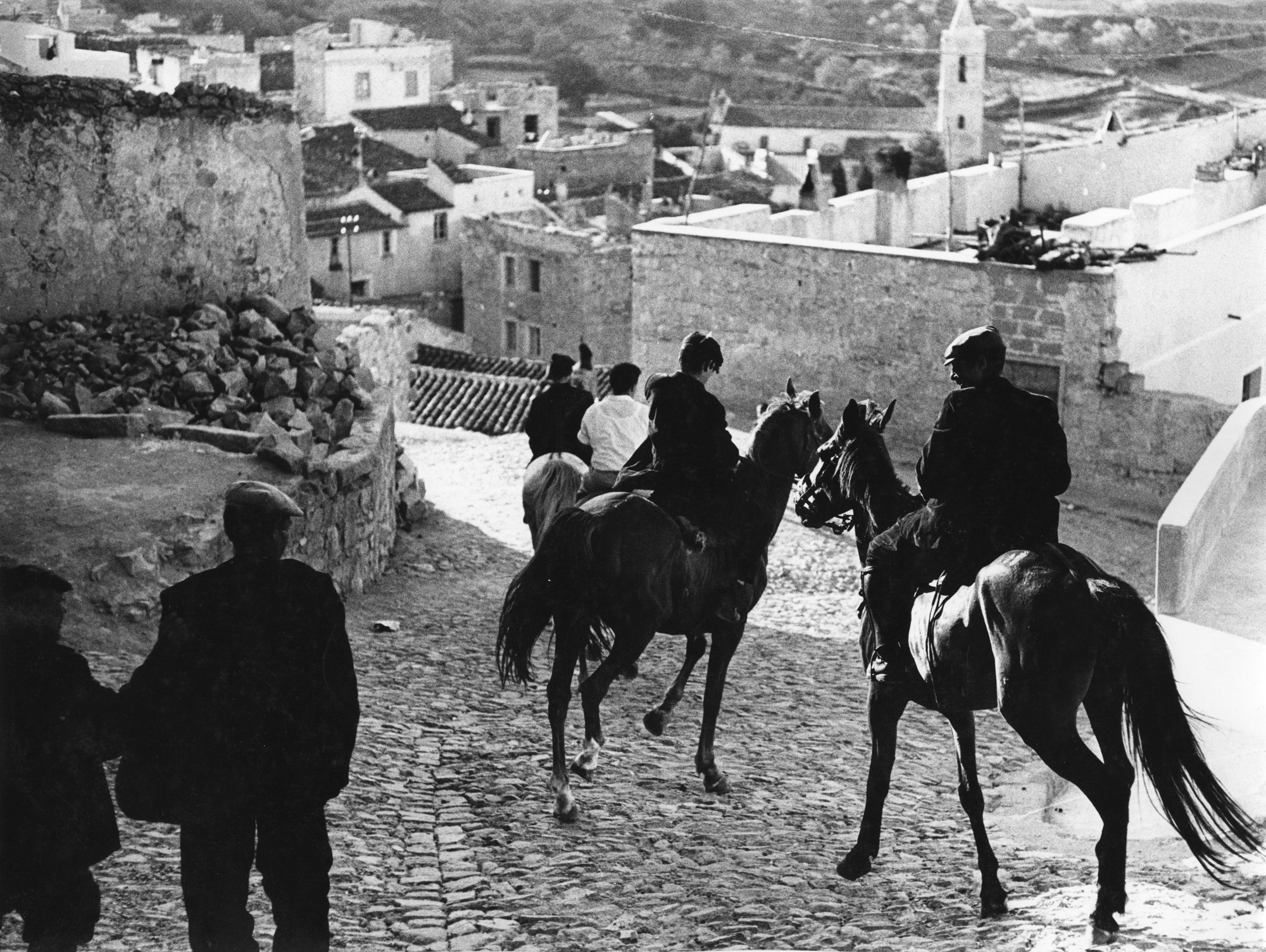 Lisetta Carmi, Sardegna, Orgosolo, La corsa dei cavalli, 1964 © Martini & Ronchetti Courtoisie Archivio Lisetta Carmi, Gênes